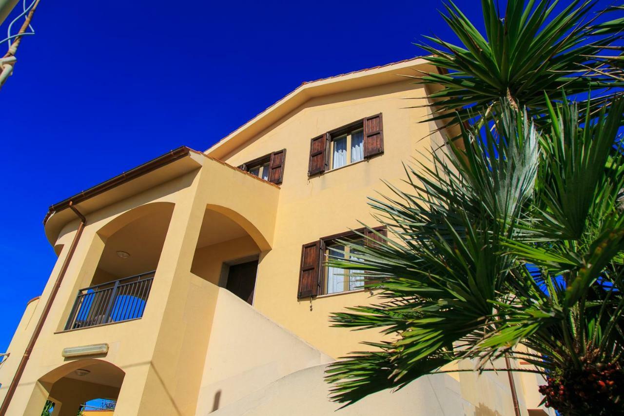 Casa Vacanze L'Orizzonte Aparthotel Valderice Luaran gambar